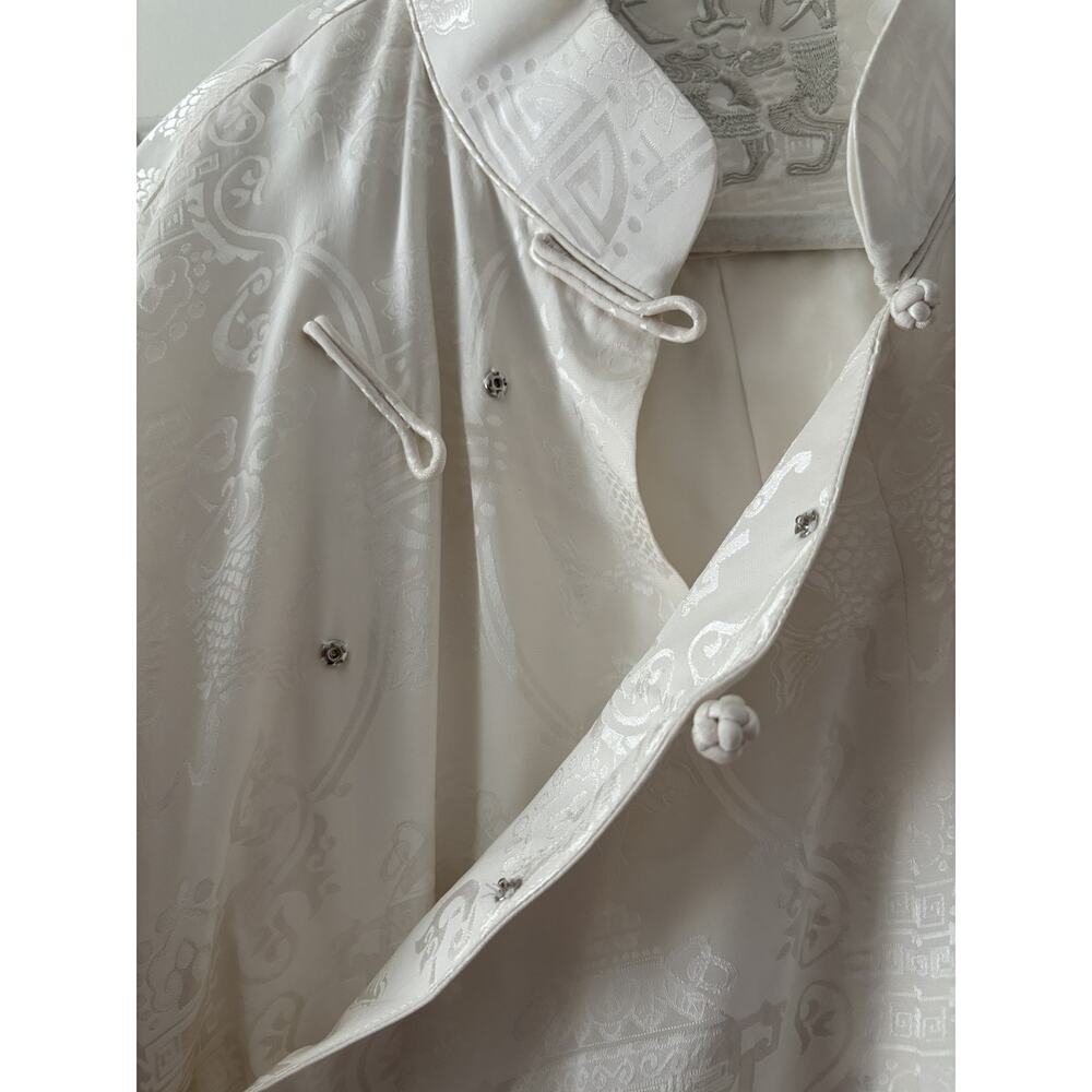 Artistic Palace Women's Silk White Embroidered Robe L - Picture 5 of 10